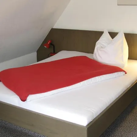 Am Schlossberg 뵈브링엔