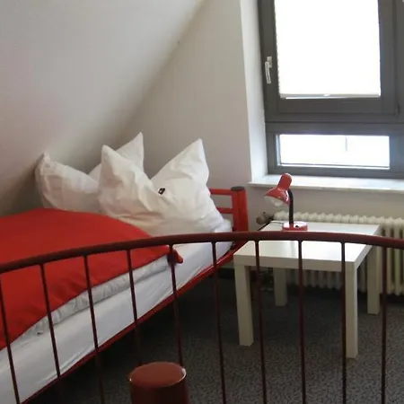 Am Schlossberg 뵈브링엔